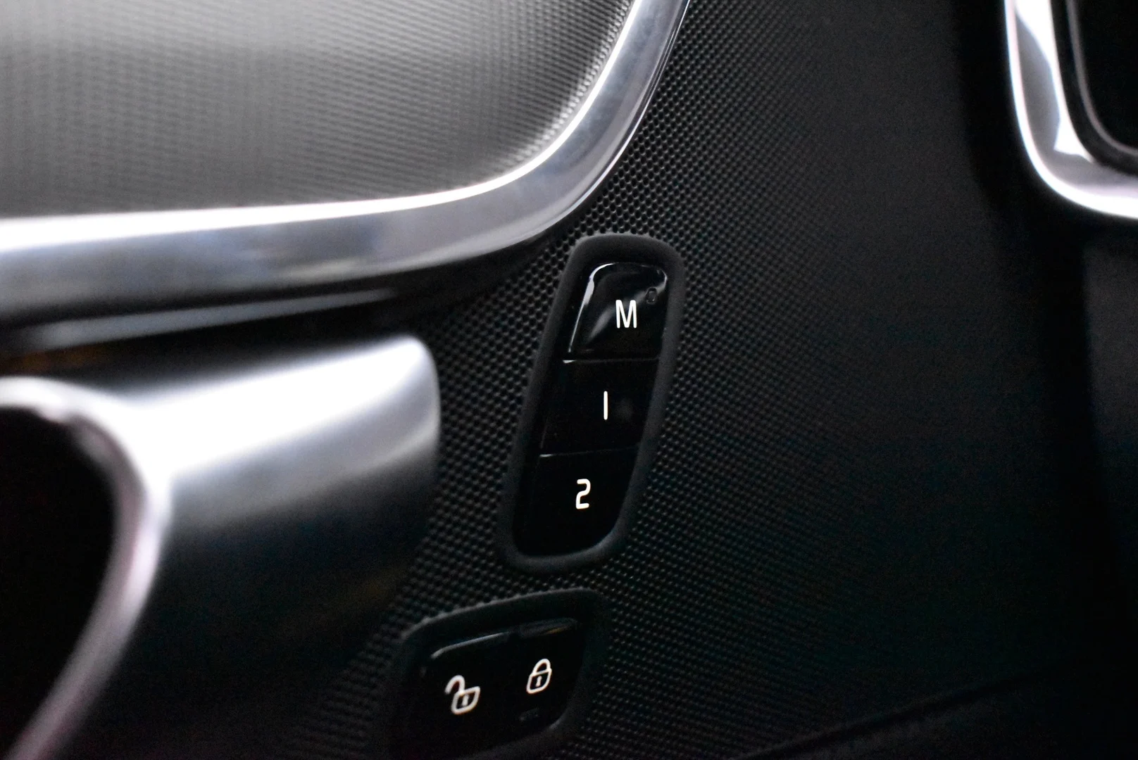 Car Image - 1e9fGs4AKUMRy7C7q8y4tz