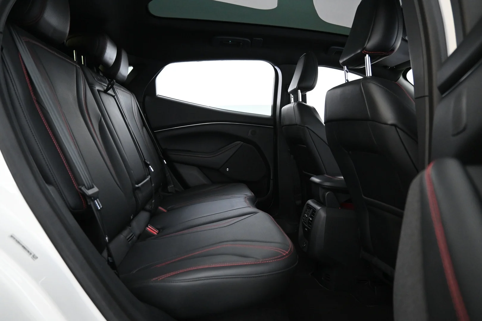 Car Image - 2I2tR4ryqL9iLbxJT3yv1j