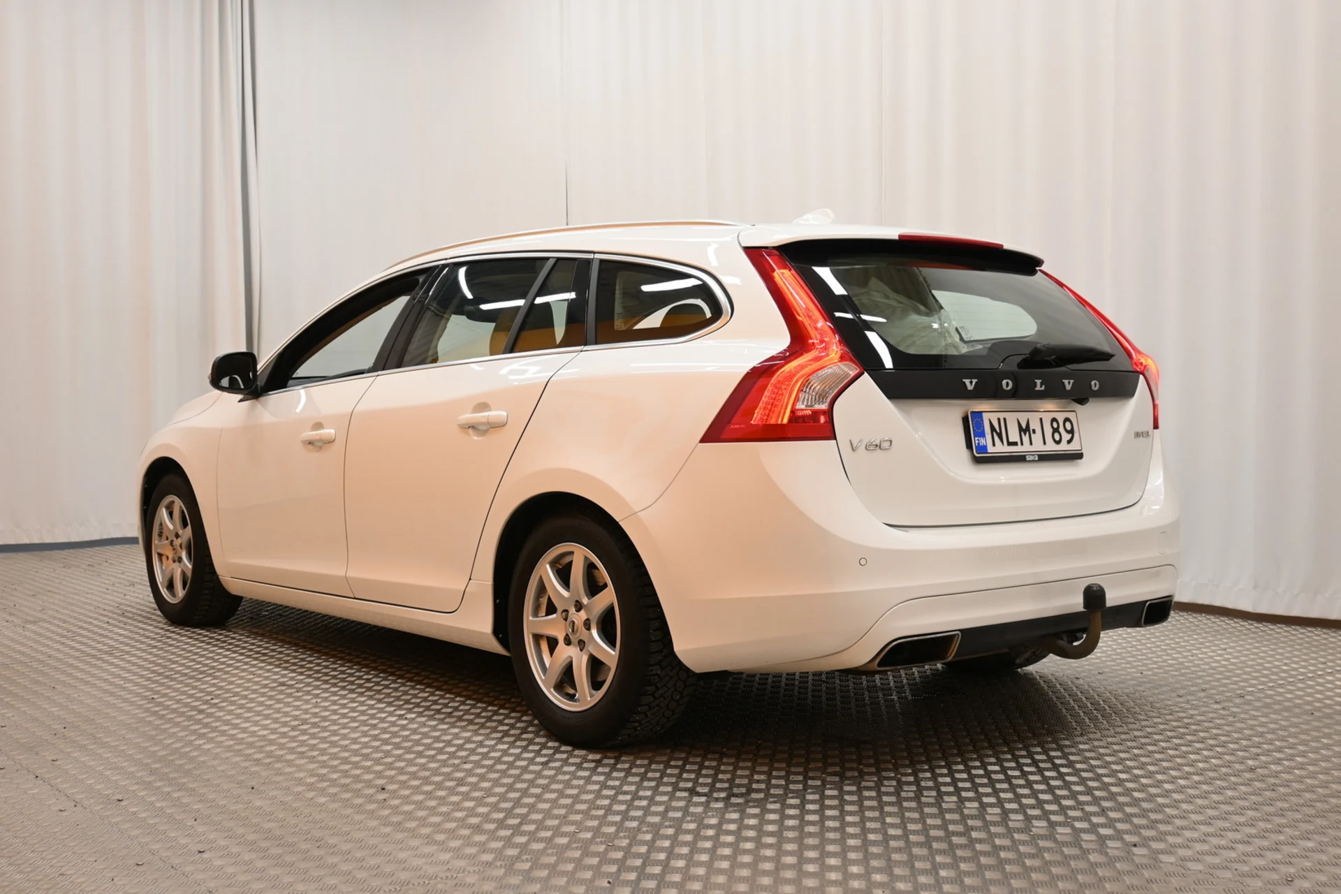 Car Image - 7mn8quq9DwT8kngozPDzW7