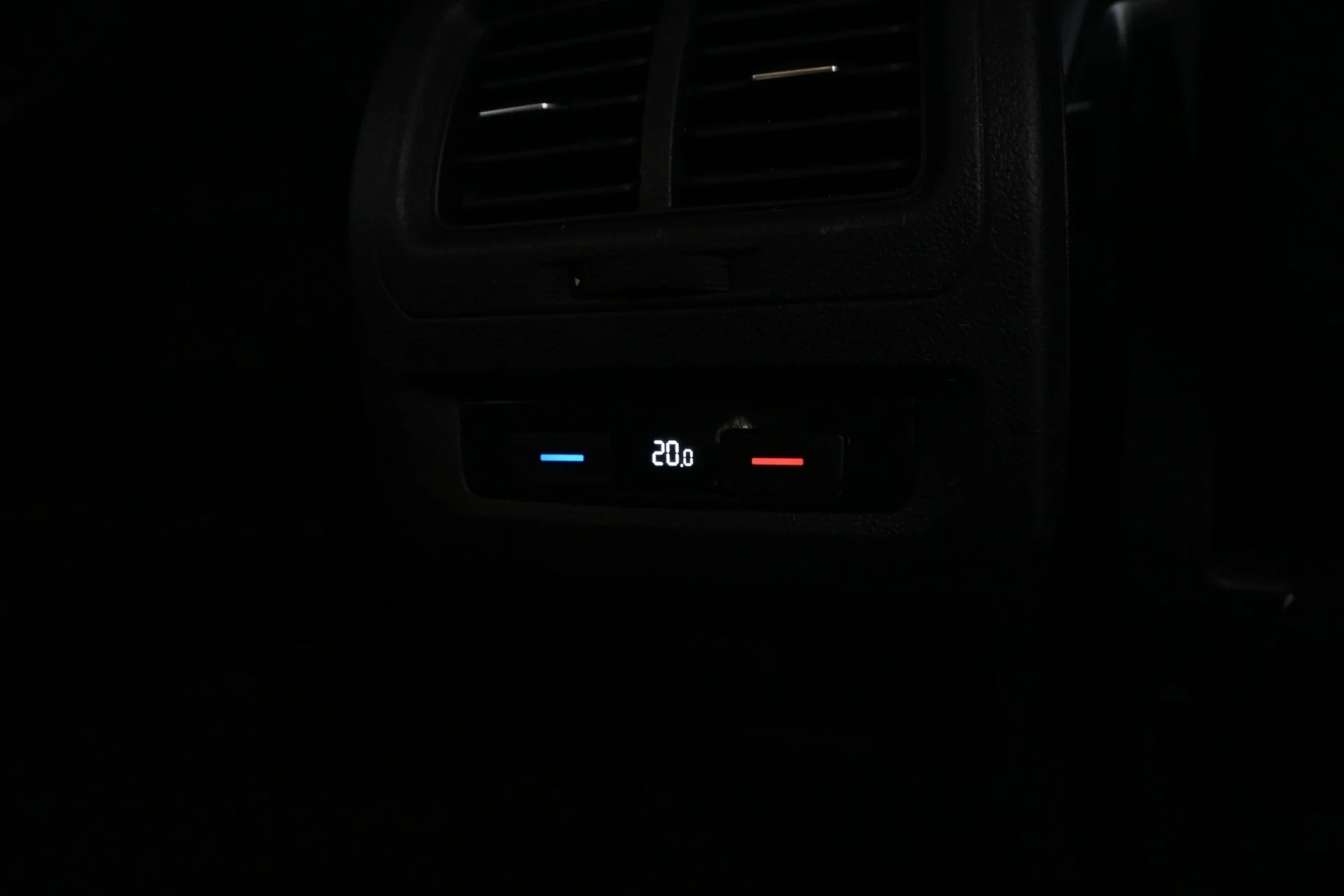 Car Image - 1Cd3Z7xhMYkVK8jQbZvFYl