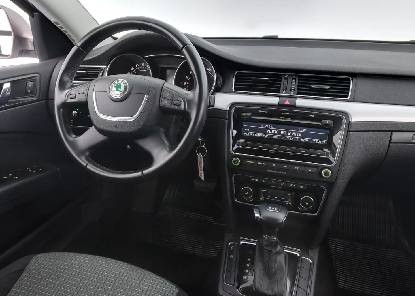 Car Image - 10D70mLS8qKi1WaRy1aI5M