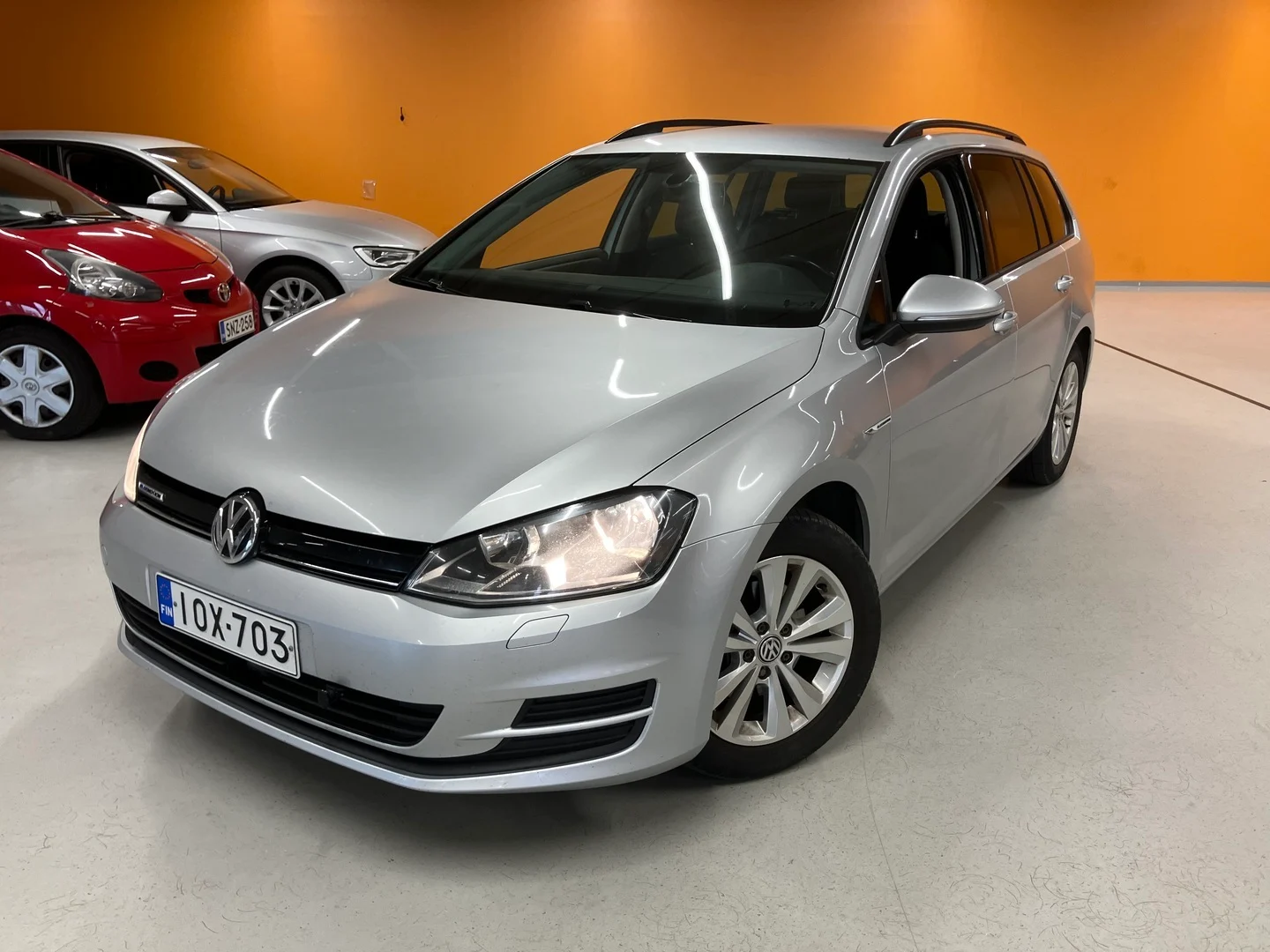 Car Image - VNEKYuxP5jlE6CrFzoi9t