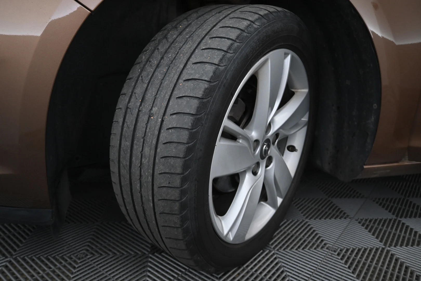Car Image - rKzC2FKI9DS4Y2Ca0TQw7
