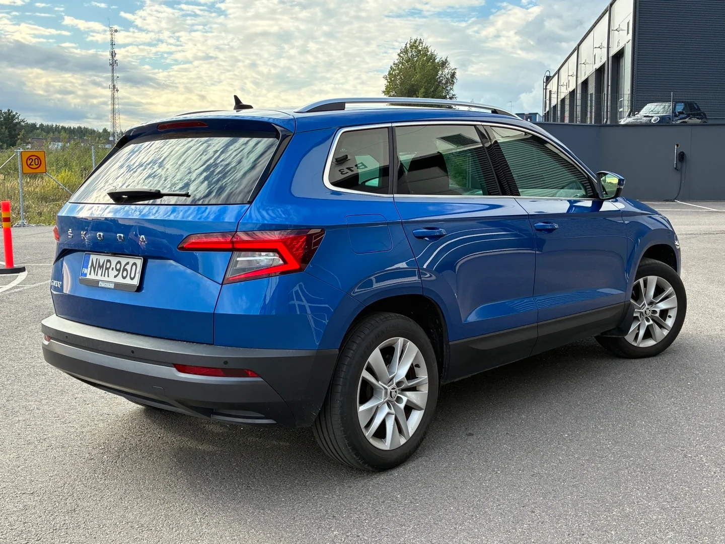 Car Image - 4ZnkjXbiCVjleXv03mcK7M