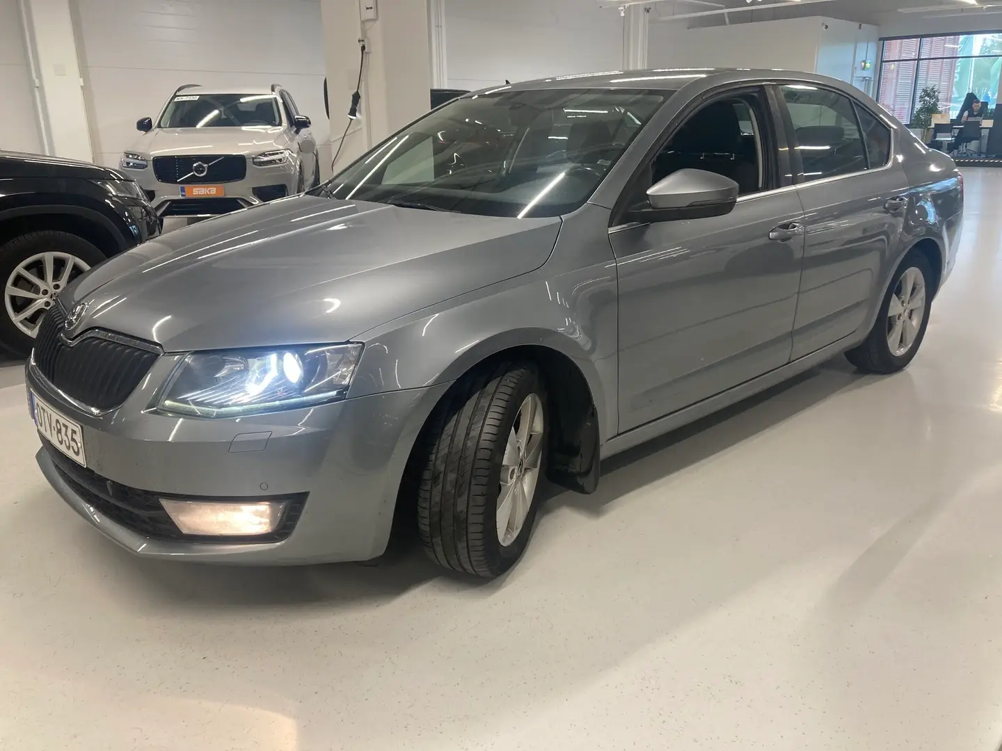 Car Image - 2KReNB5nDt2A1FEq3k46p3