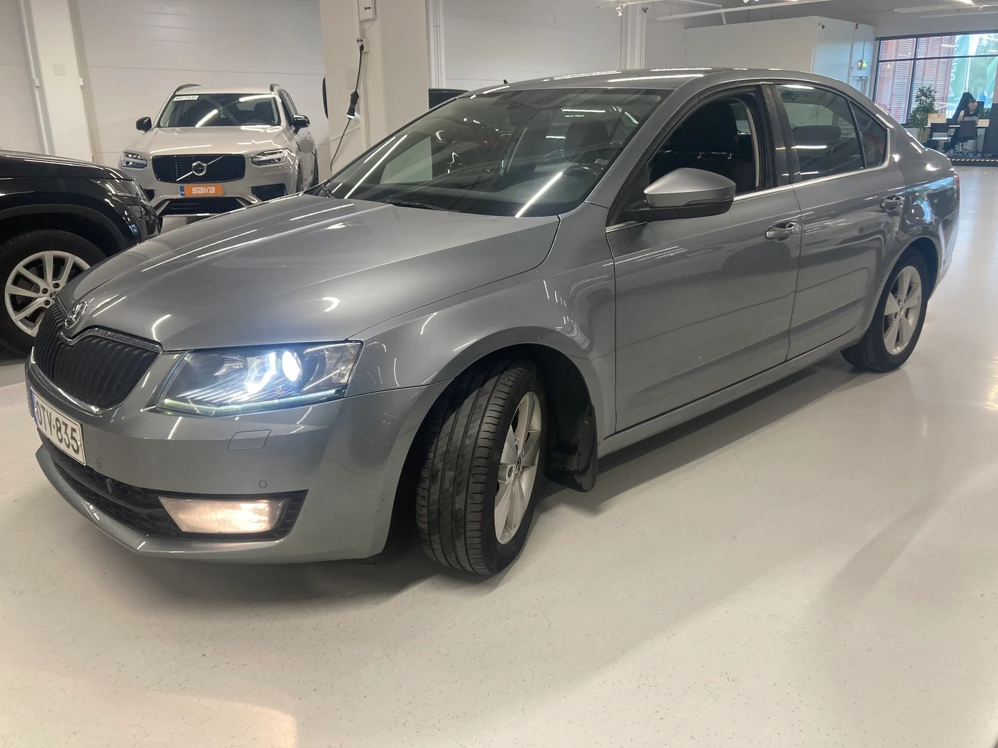 Car Image - 2KReNB5nDt2A1FEq3k46p3