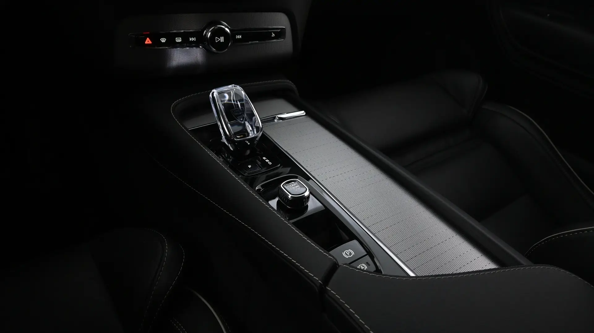 Car Image - 14obBX9CDBYcvL1pL2j0VC