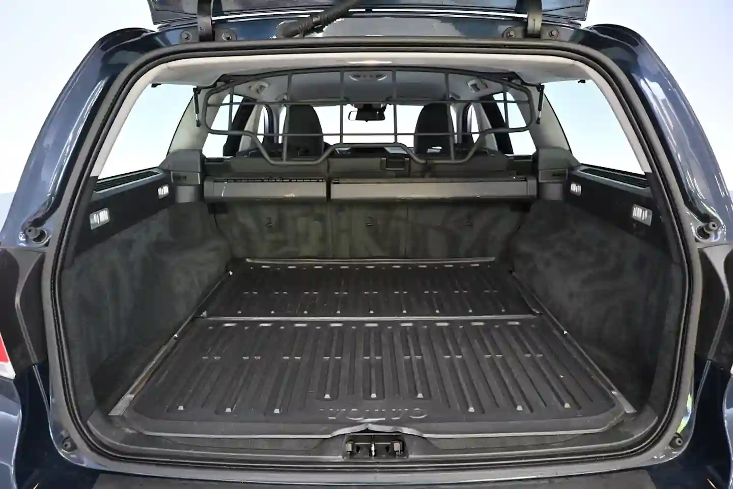 Car Image - 4V5BQhhqlZq6hvGB2rKl1I