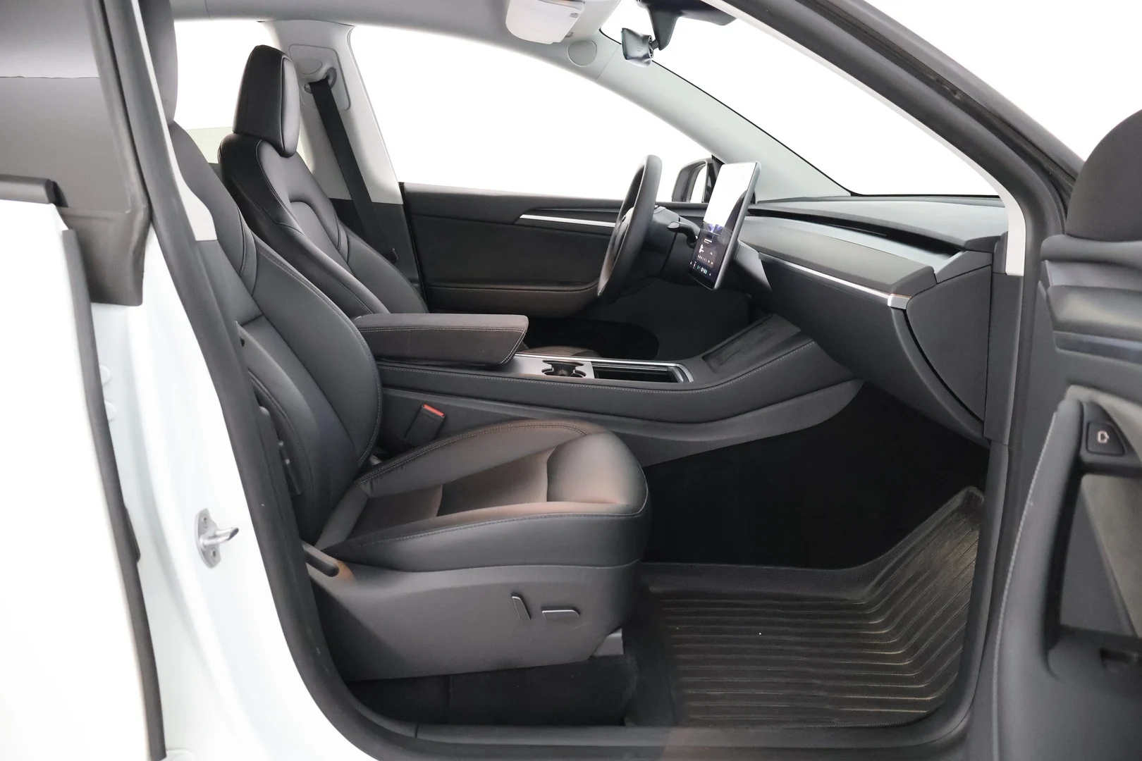 Car Image - 1AX6fMHDADDDLQqrhMfdQB