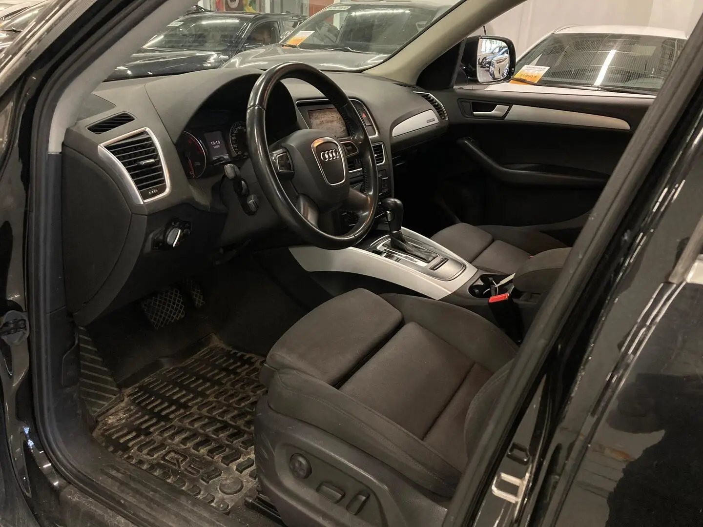 Car Image - Mzqfhpar9nVrTFqgwg1wY