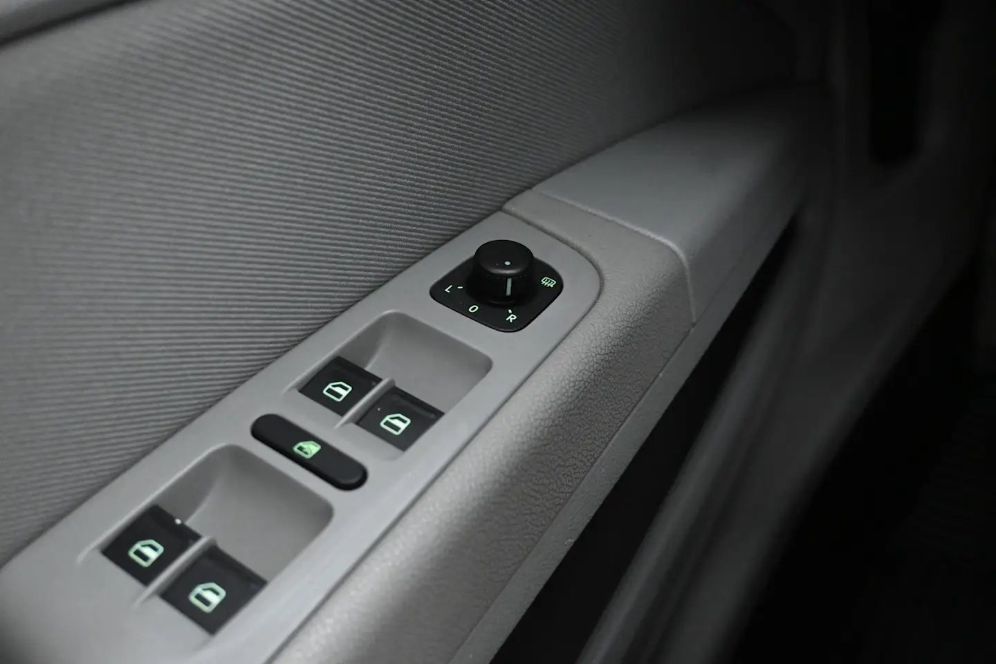 Car Image - 2UIM9TJ80thScPVWVtNHqn