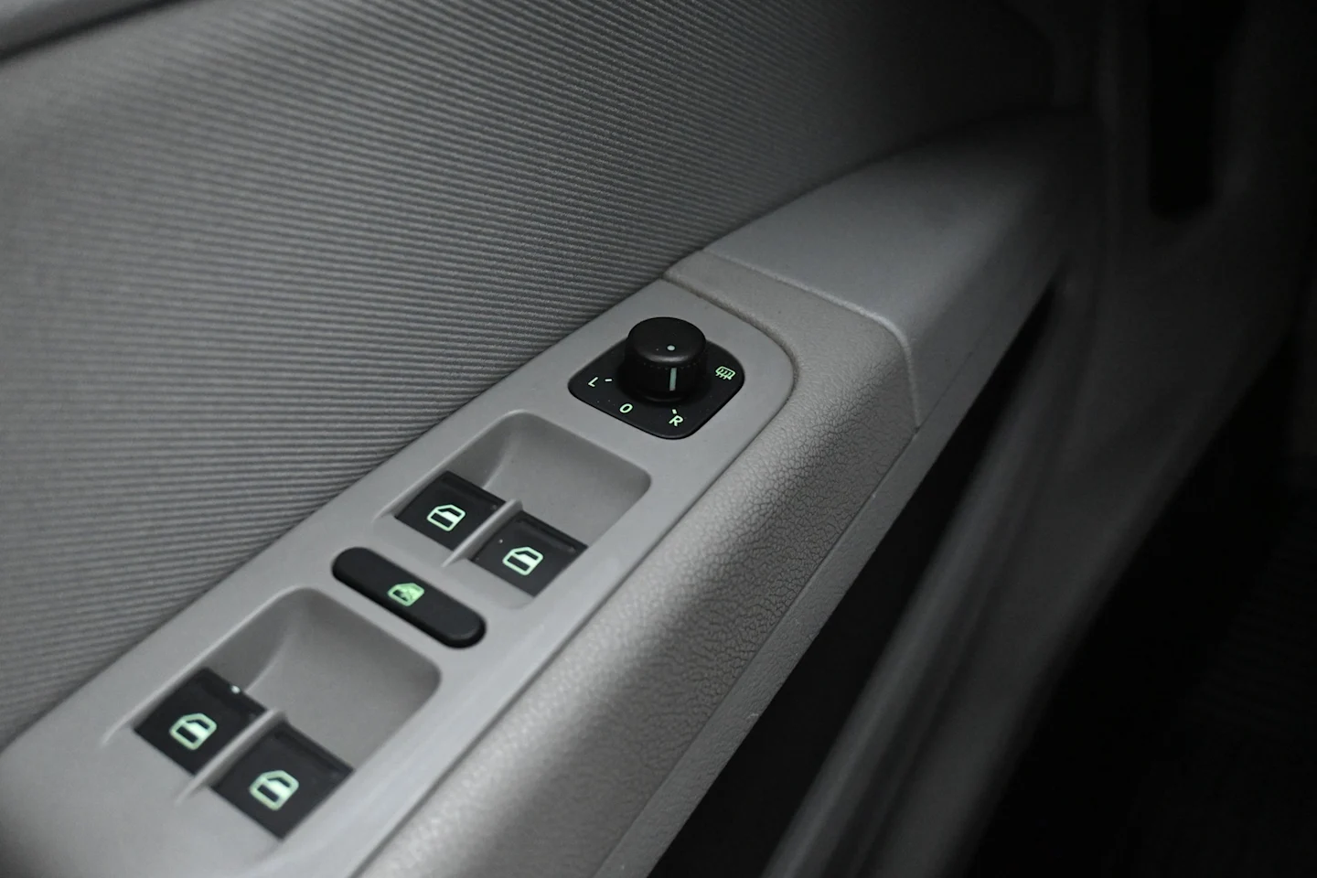 Car Image - 2UIM9TJ80thScPVWVtNHqn