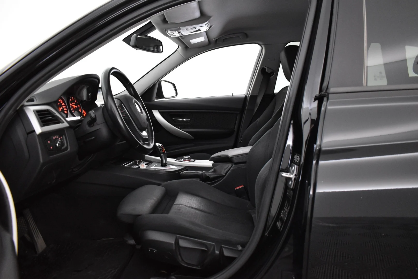 Car Image - 5Zqh14LZB2jTO84X7lRbx7