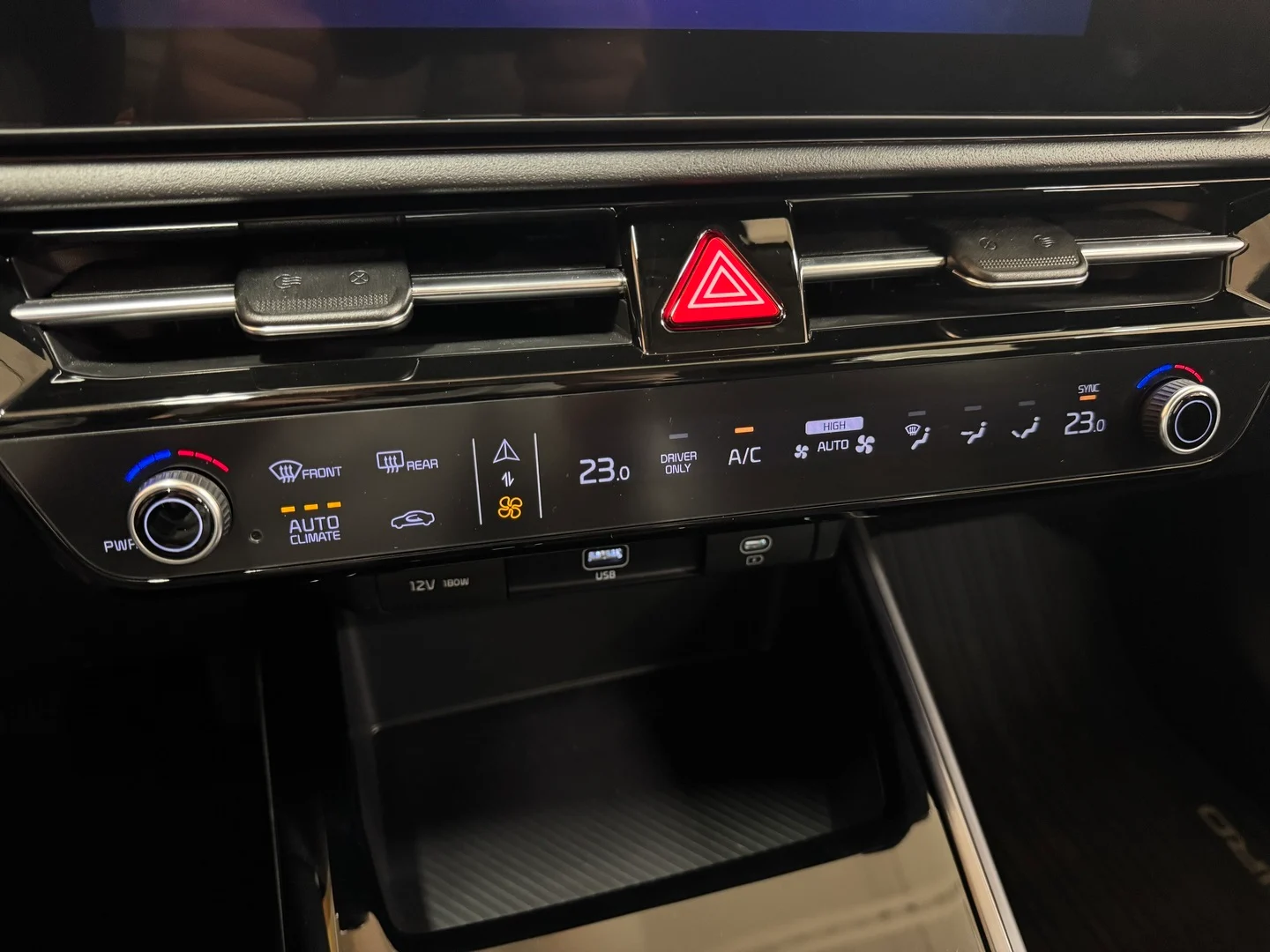 Car Image - 6f9okWkRslsRTxKoNqSDZ8