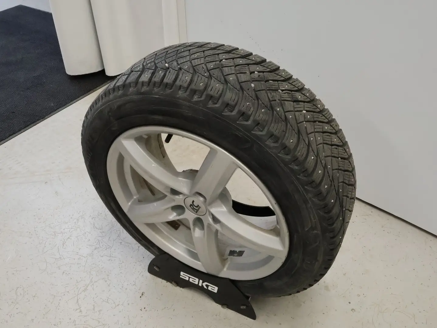 Car Image - 550j7H4KZzt3Dmg2VjLl23