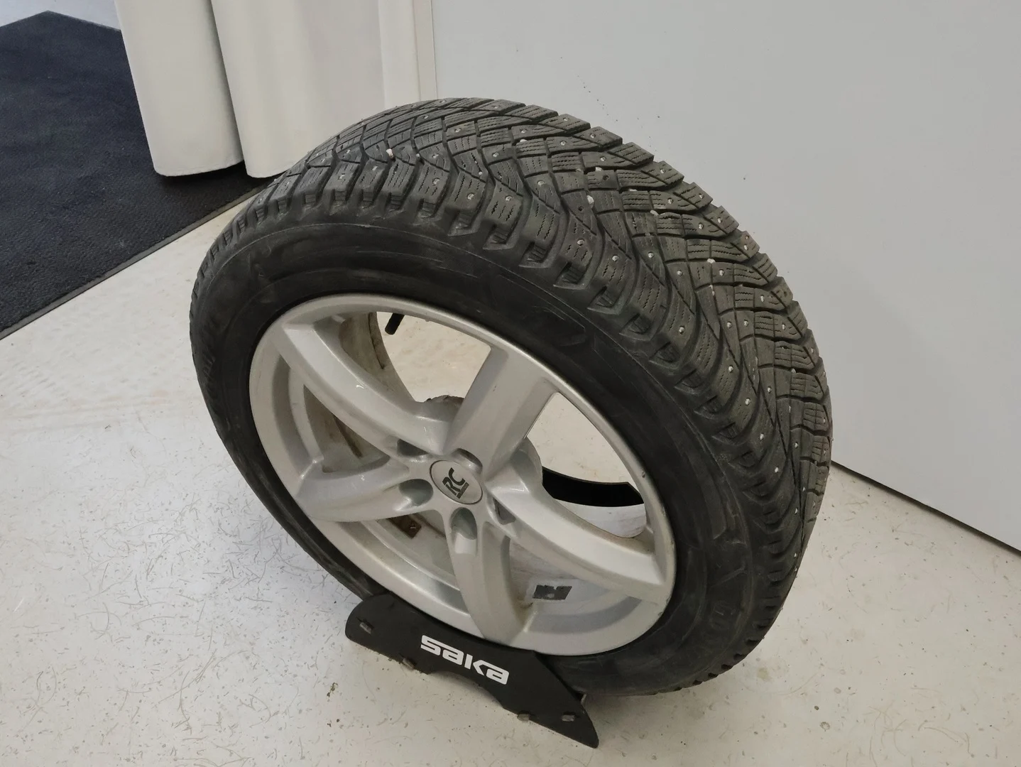 Car Image - 550j7H4KZzt3Dmg2VjLl23