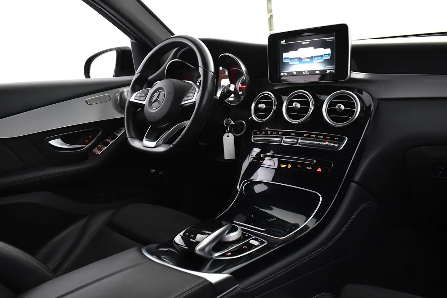 Car Image - RLCnEQRn3Cz2TgY39MSnq