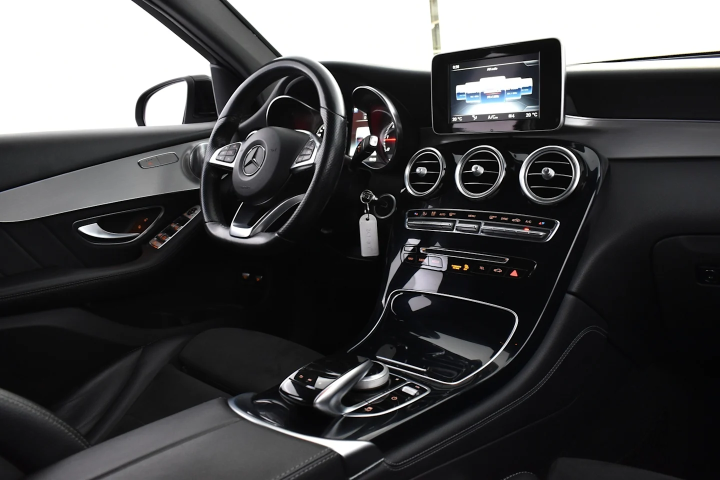 Car Image - RLCnEQRn3Cz2TgY39MSnq