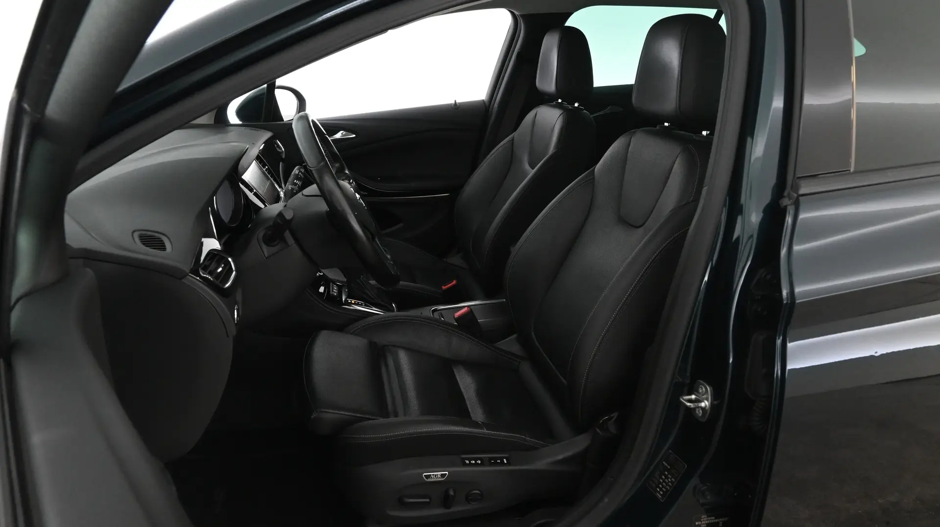 Car Image - 7w1HkwvMwyK6uYMGt5WtCa