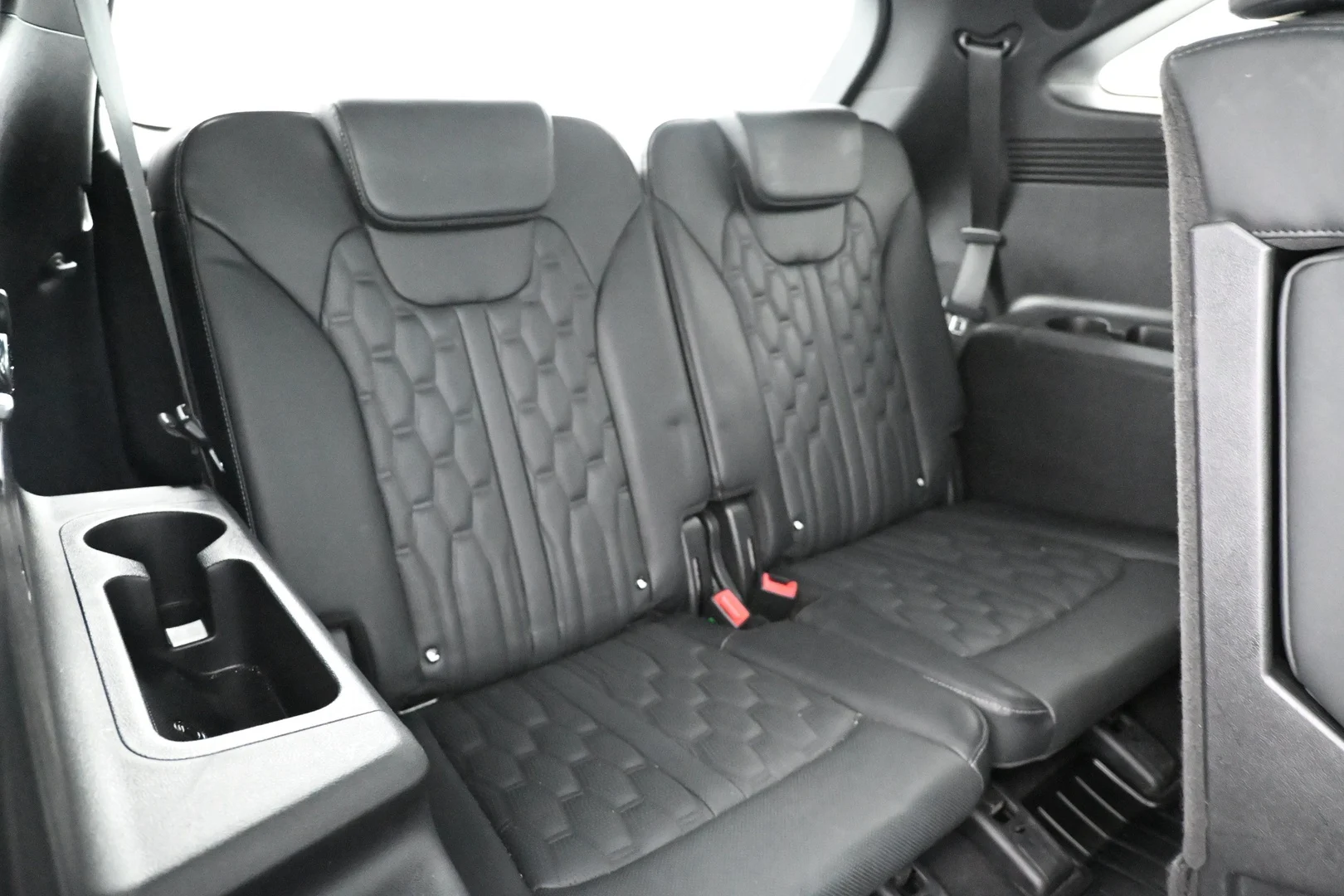 Car Image - 7KmnnMcMhBcYdsZU7K69Cj