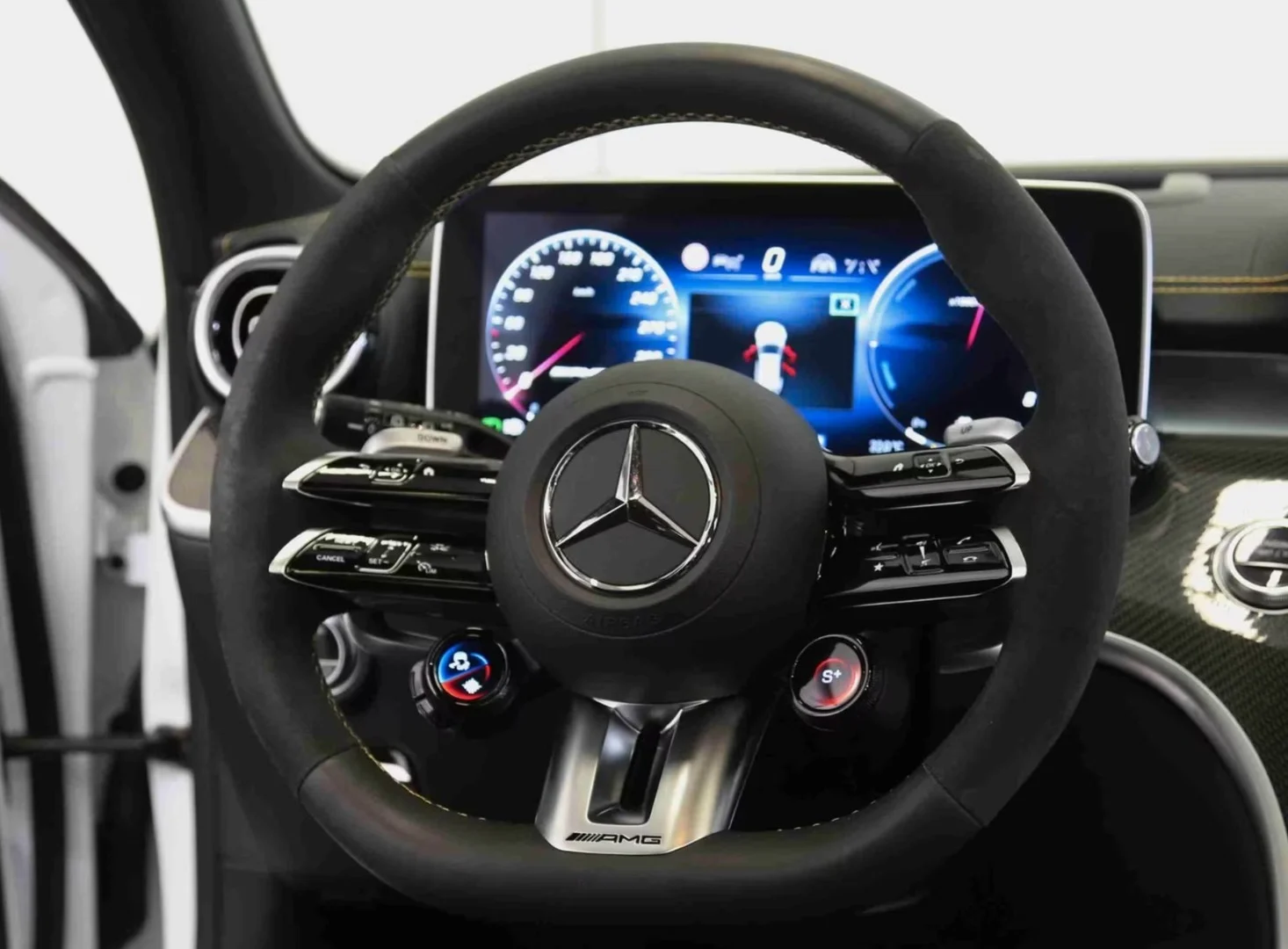 Car Image - 93nlnvf1rm2znc84w357F