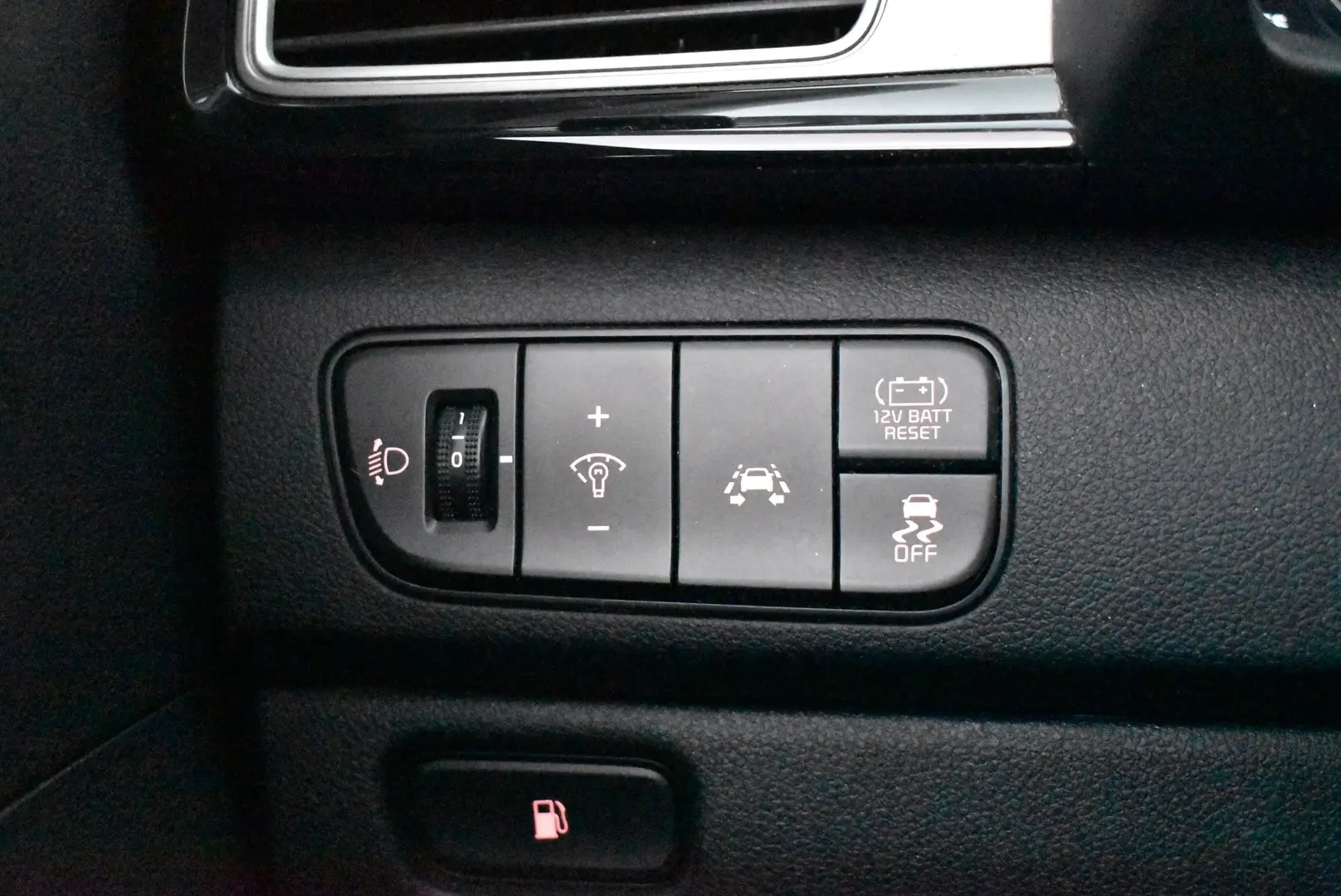 Car Image - 1Eif5s4d5EluTQso3DYCQH
