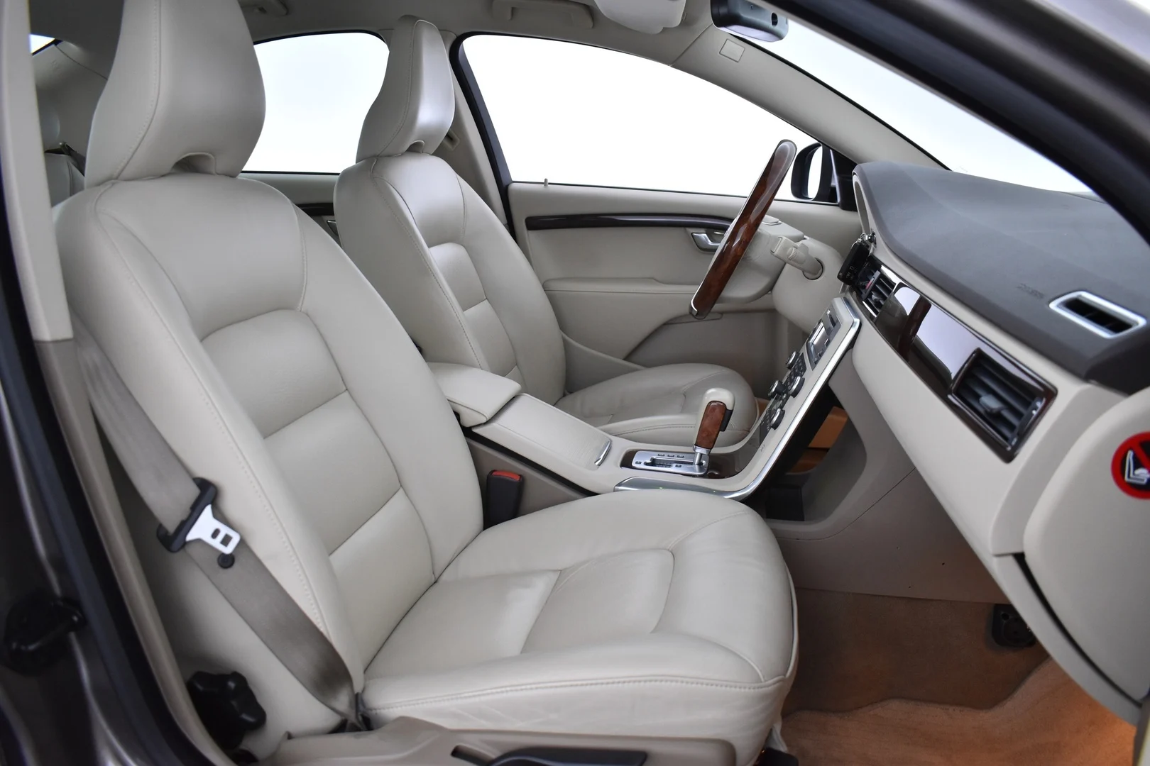 Car Image - 5WSsQpBFOmo0KixaMVqrlr