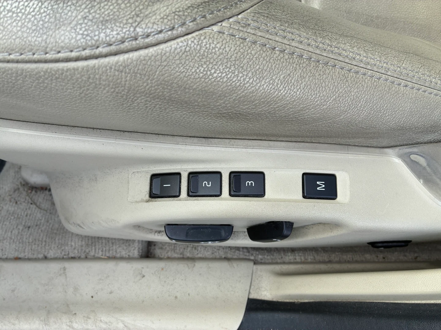 Car Image - 1x2SFsZrFPBYTjCgzwXlZ7