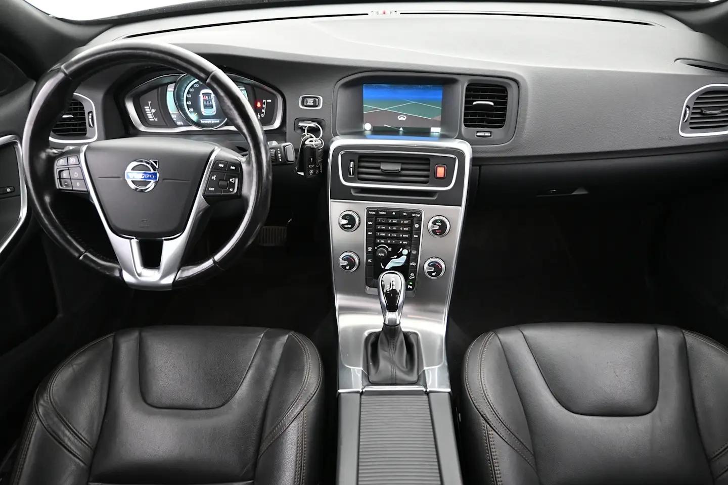 Car Image - S1QJ1eClYeA9gO94N4FMJ