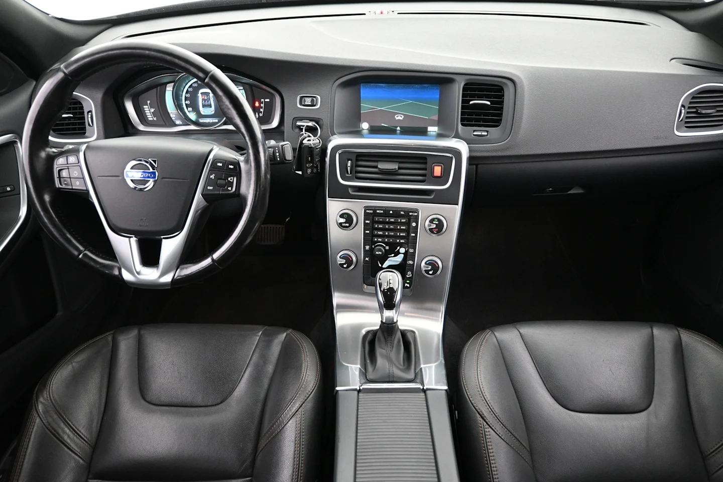 Car Image - S1QJ1eClYeA9gO94N4FMJ