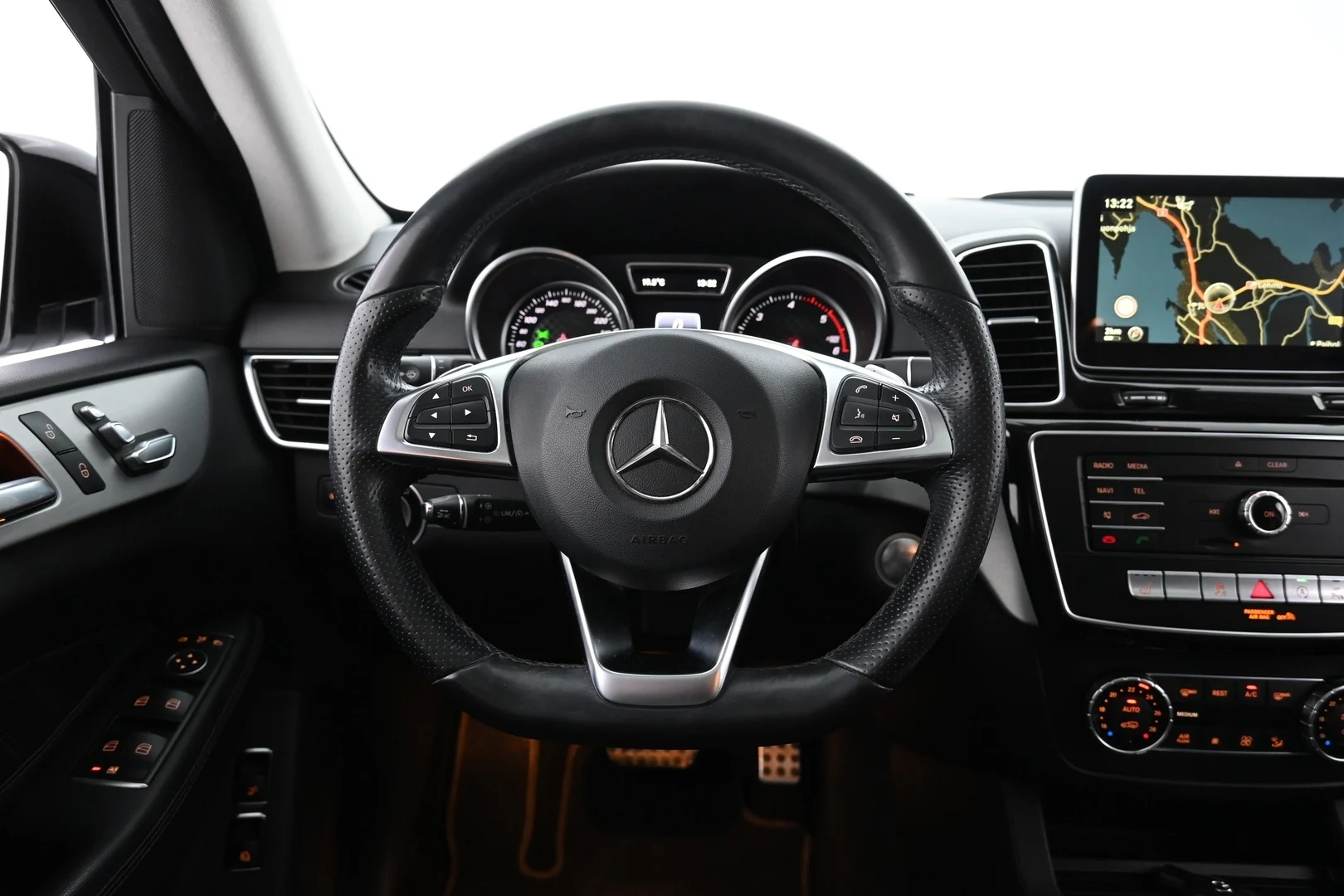 Car Image - 6cDYxjOgWIkX3tE65IFYjb
