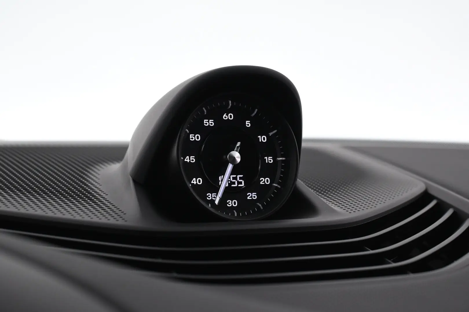 Car Image - 01tQzUgSSCoUfgx2gmYFsS