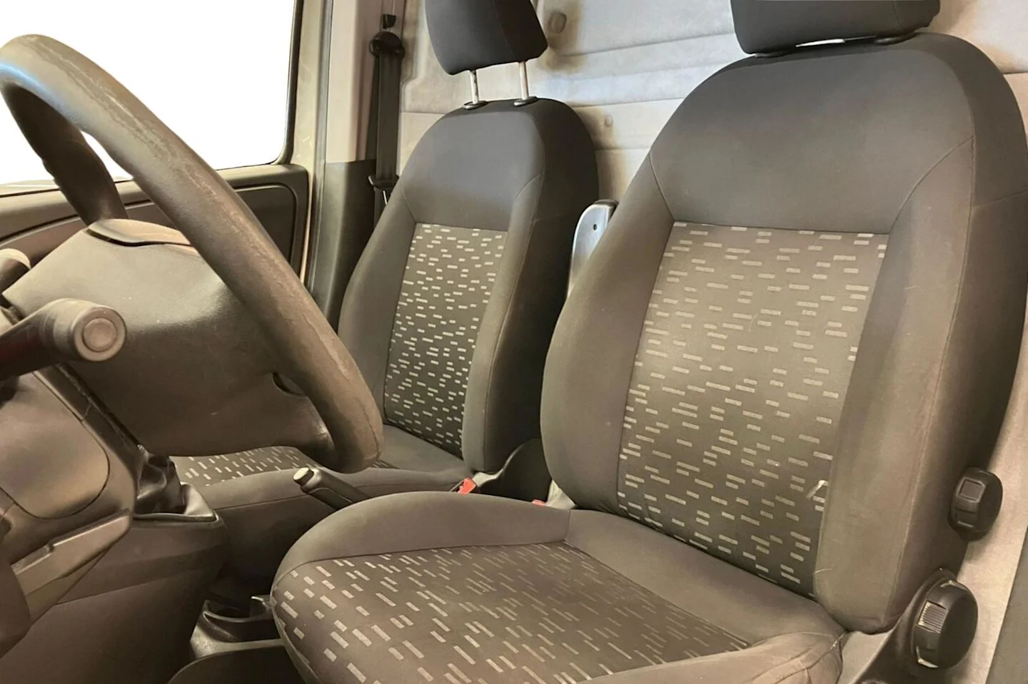 Car Image - 4hX2RWtJiazppxaXt4RTe7
