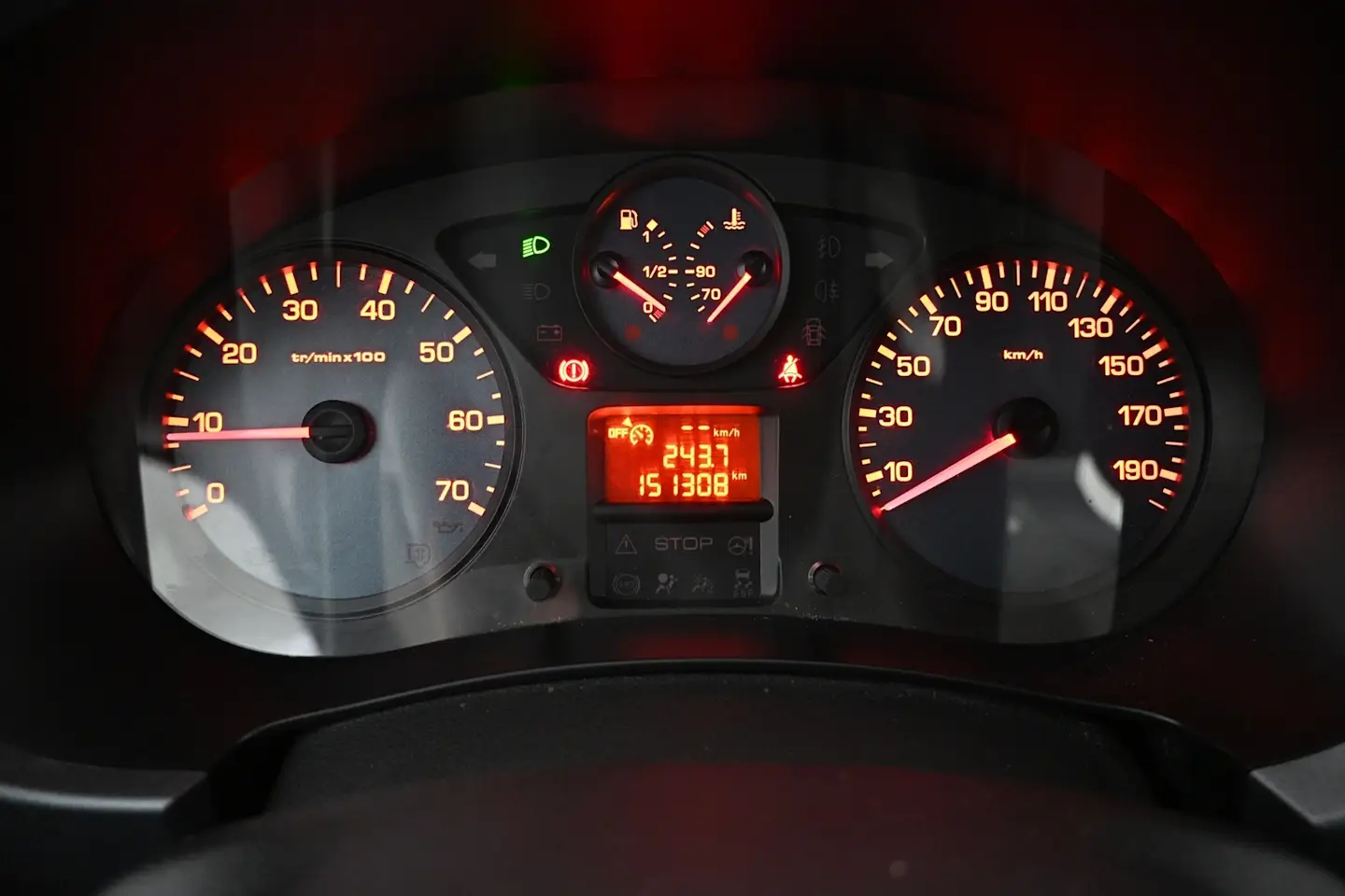 Car Image - 5U3RluQRKlnFv90urh32wt