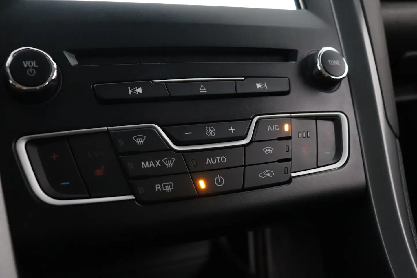 Car Image - 5NDyTFbzw1YI4b890WSijz
