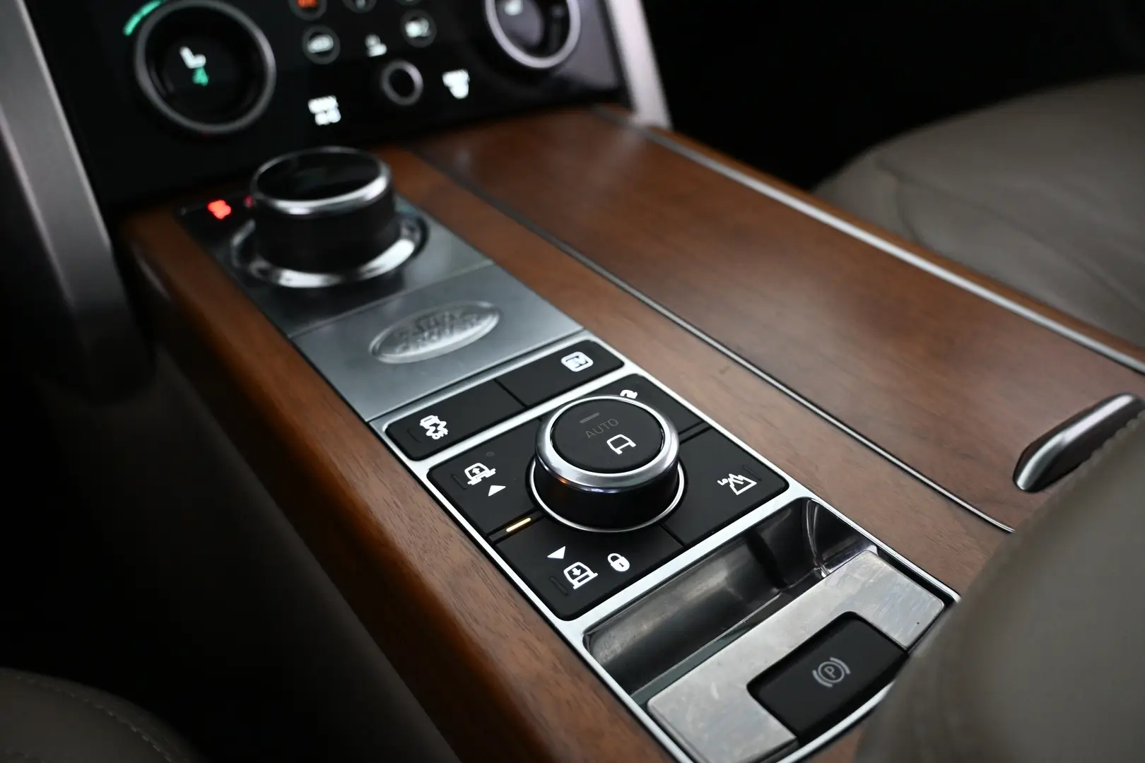Car Image - 5oDZkzPDgvzJmM8jafxfGS