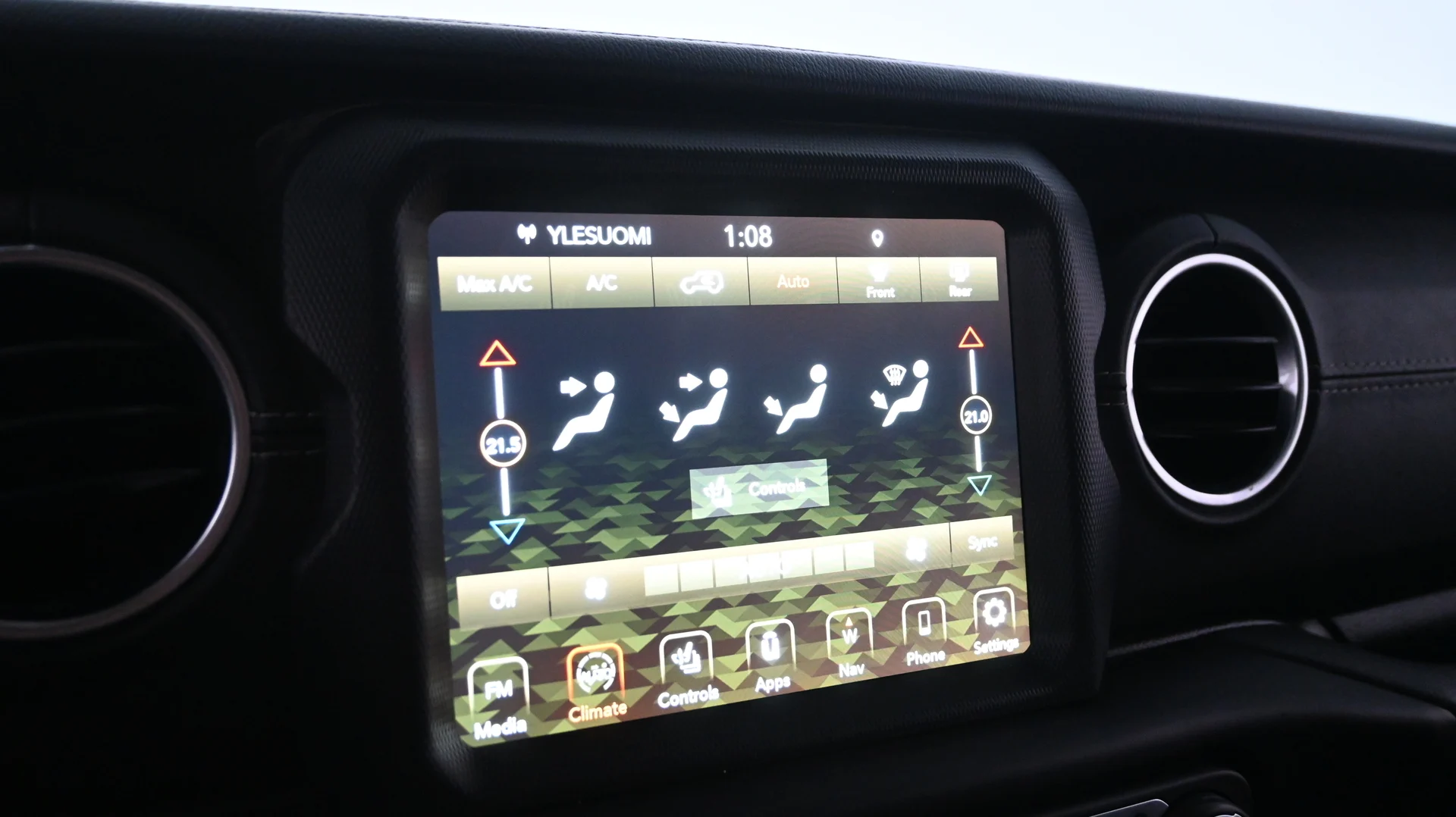 Car Image - 1ztHlB1r8Y1Filt1qtiBnD