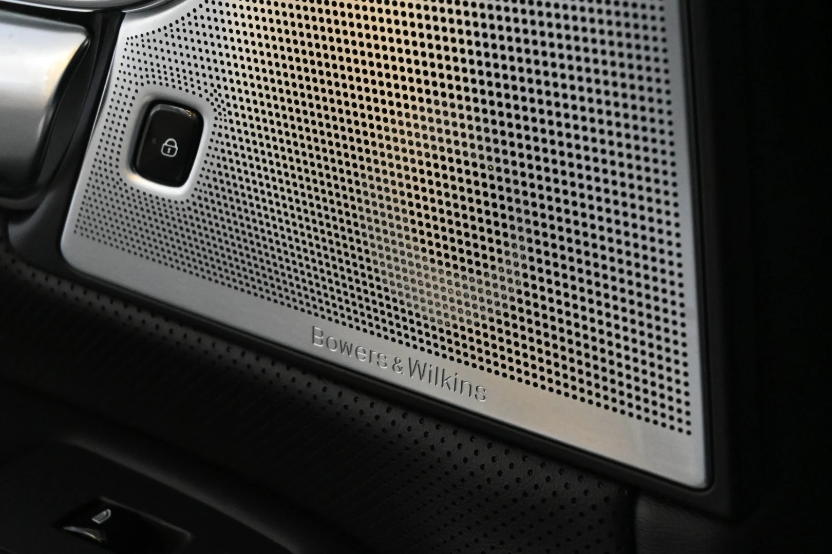 Car Image - 3lOj9wuOTHTSIPb00hsc7W