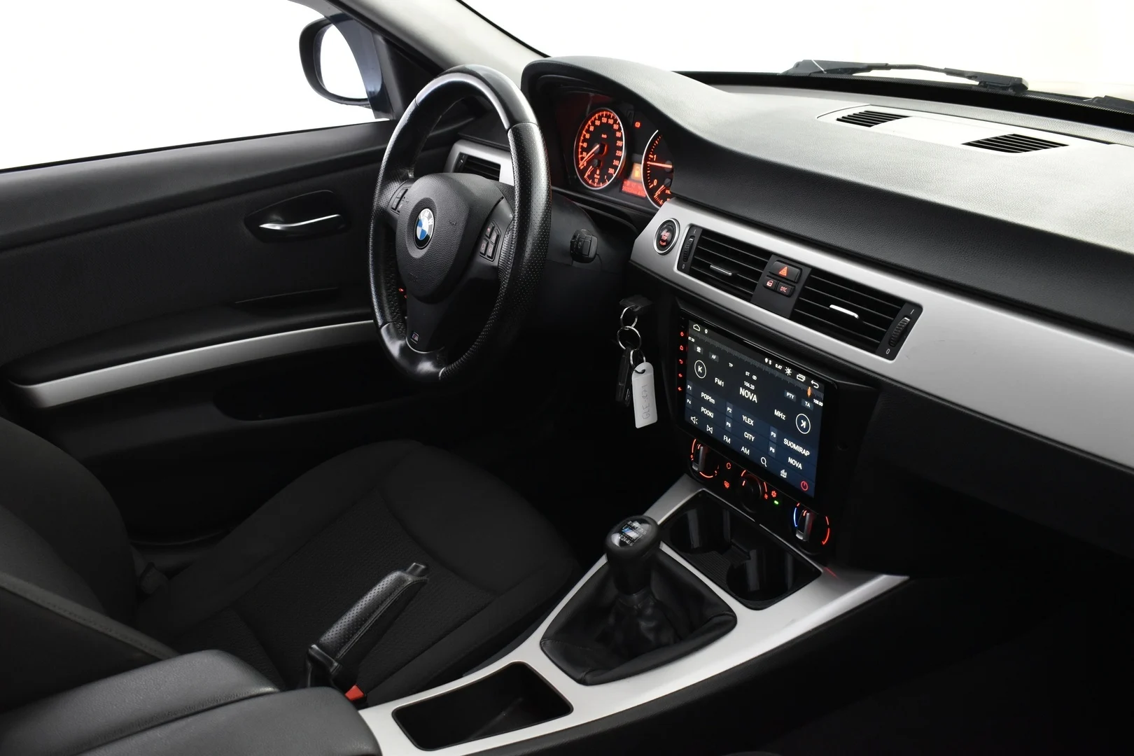 Car Image - rtUbc43oHzxWLUisiyfwW