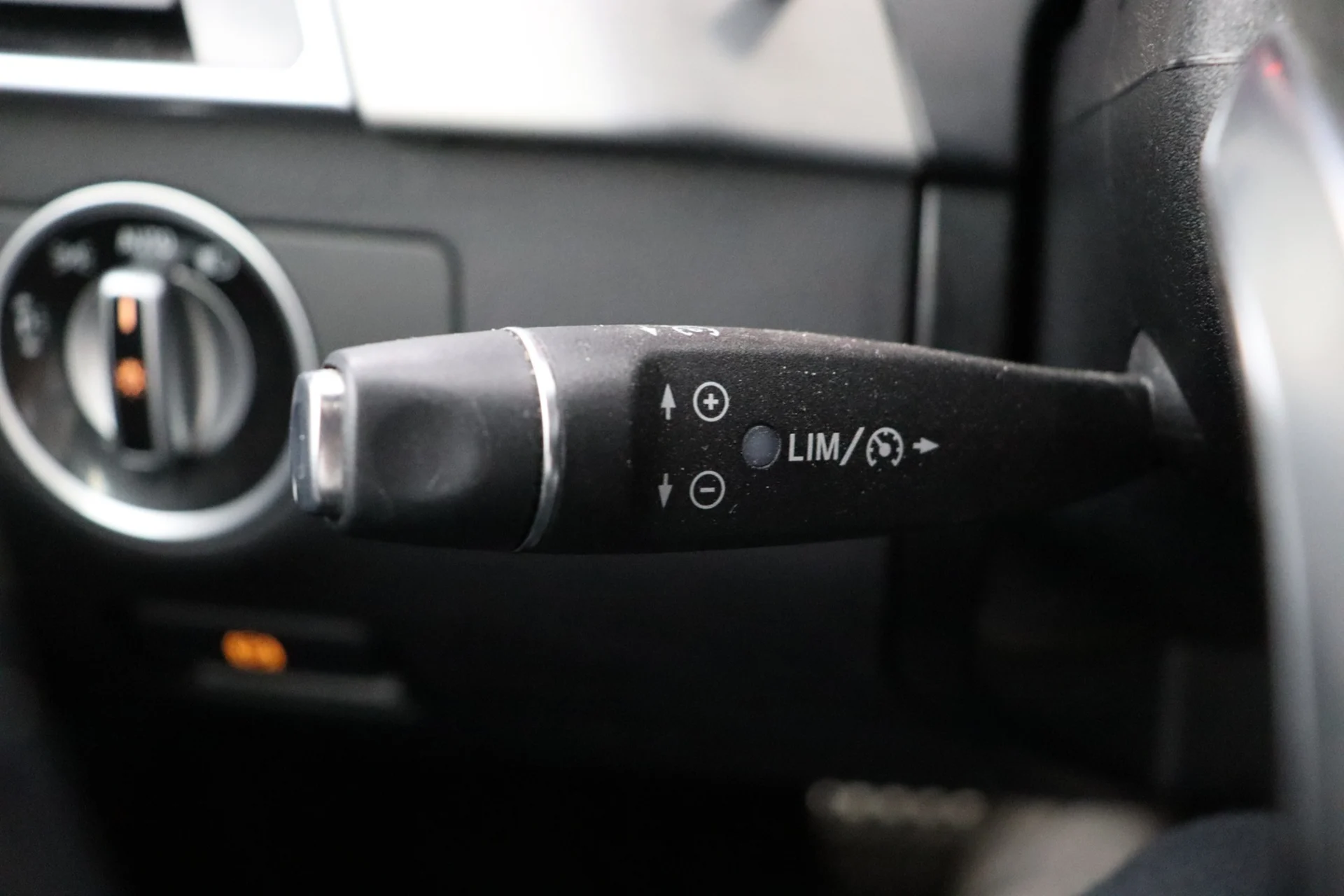 Car Image - 7J7RxJ7OjLLZJ6UFauJK1y