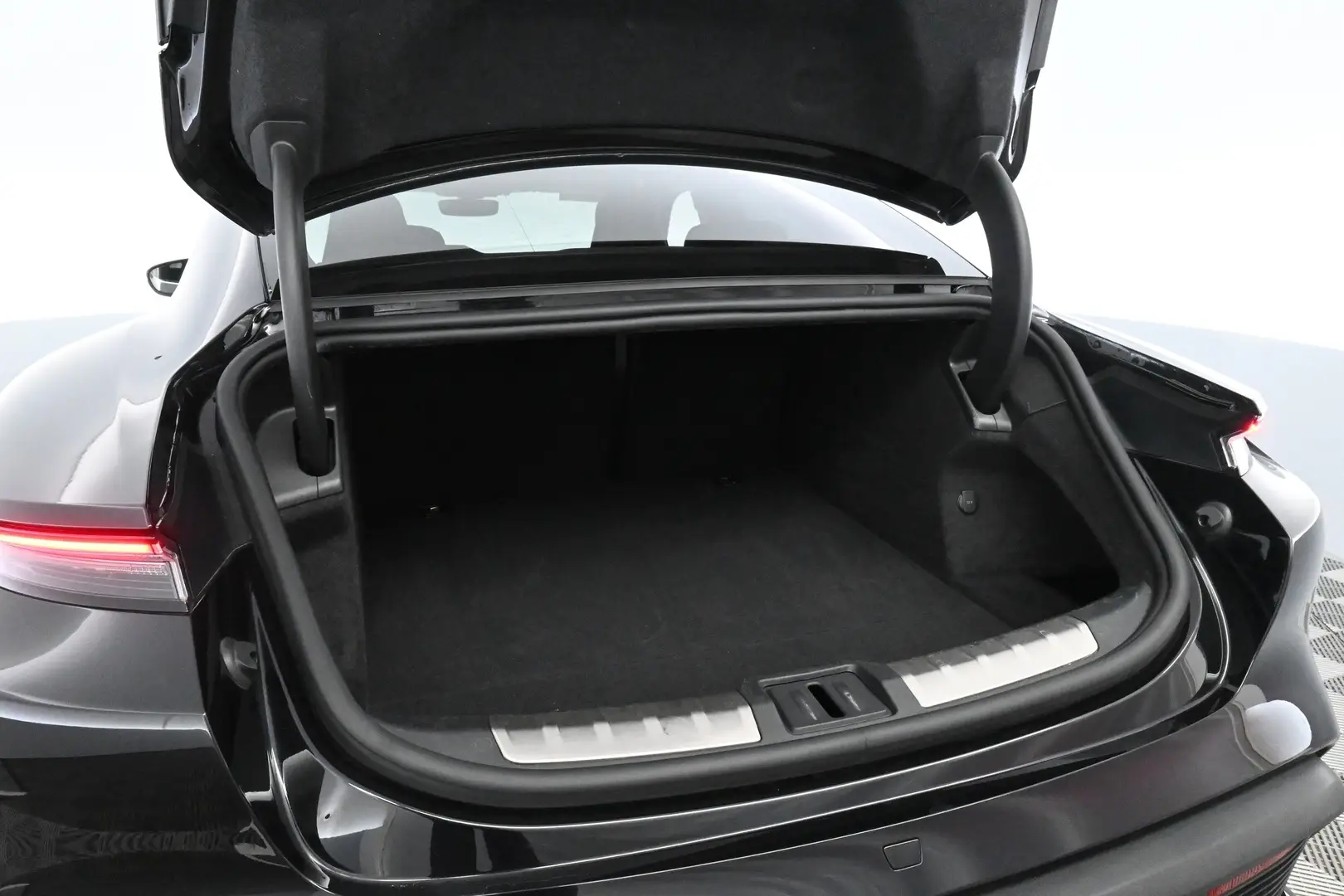 Car Image - 6nnc7MGdvUPOuC7CYTKxkW