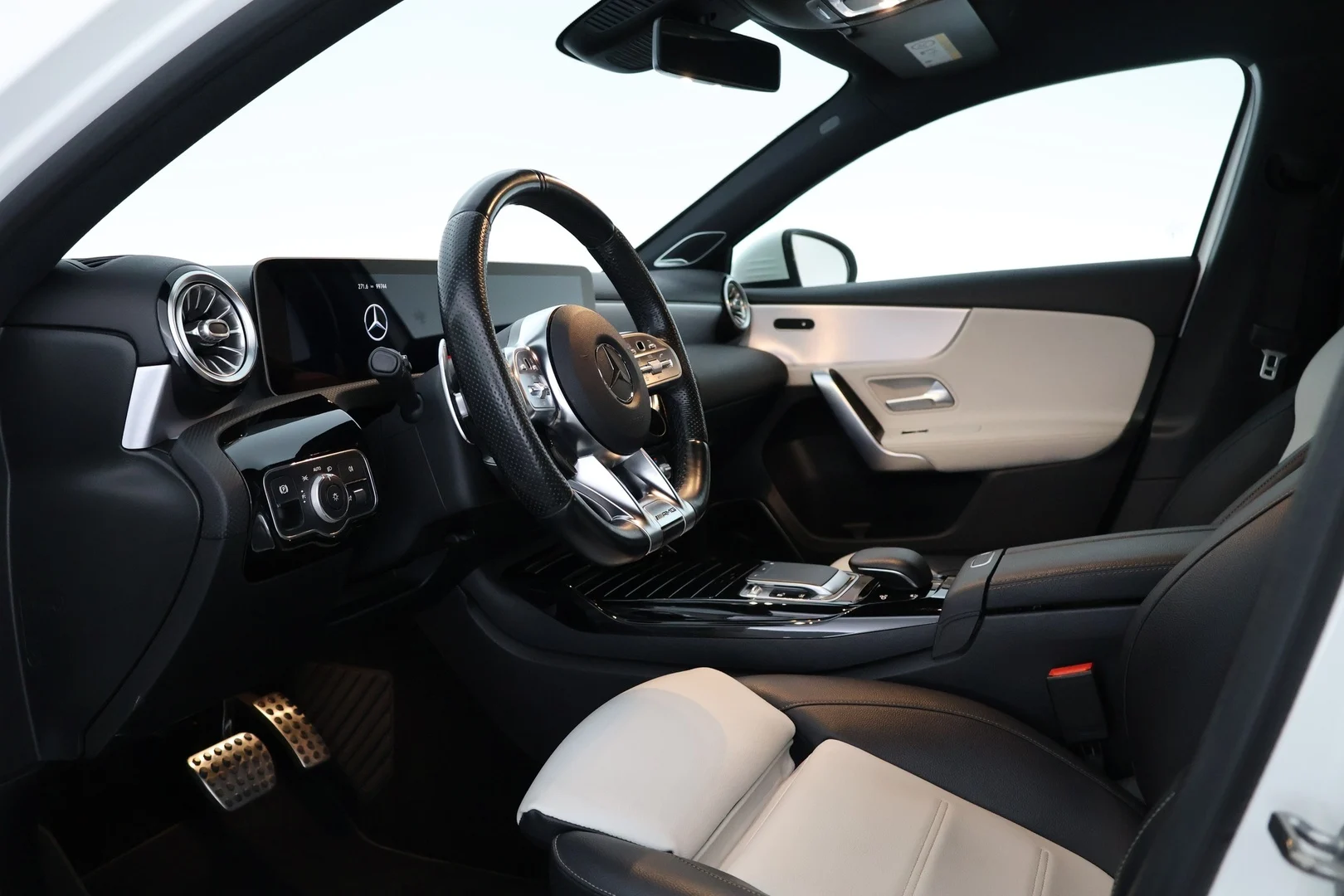 Car Image - 4t8BaXmADKK4dygrDnIgSL