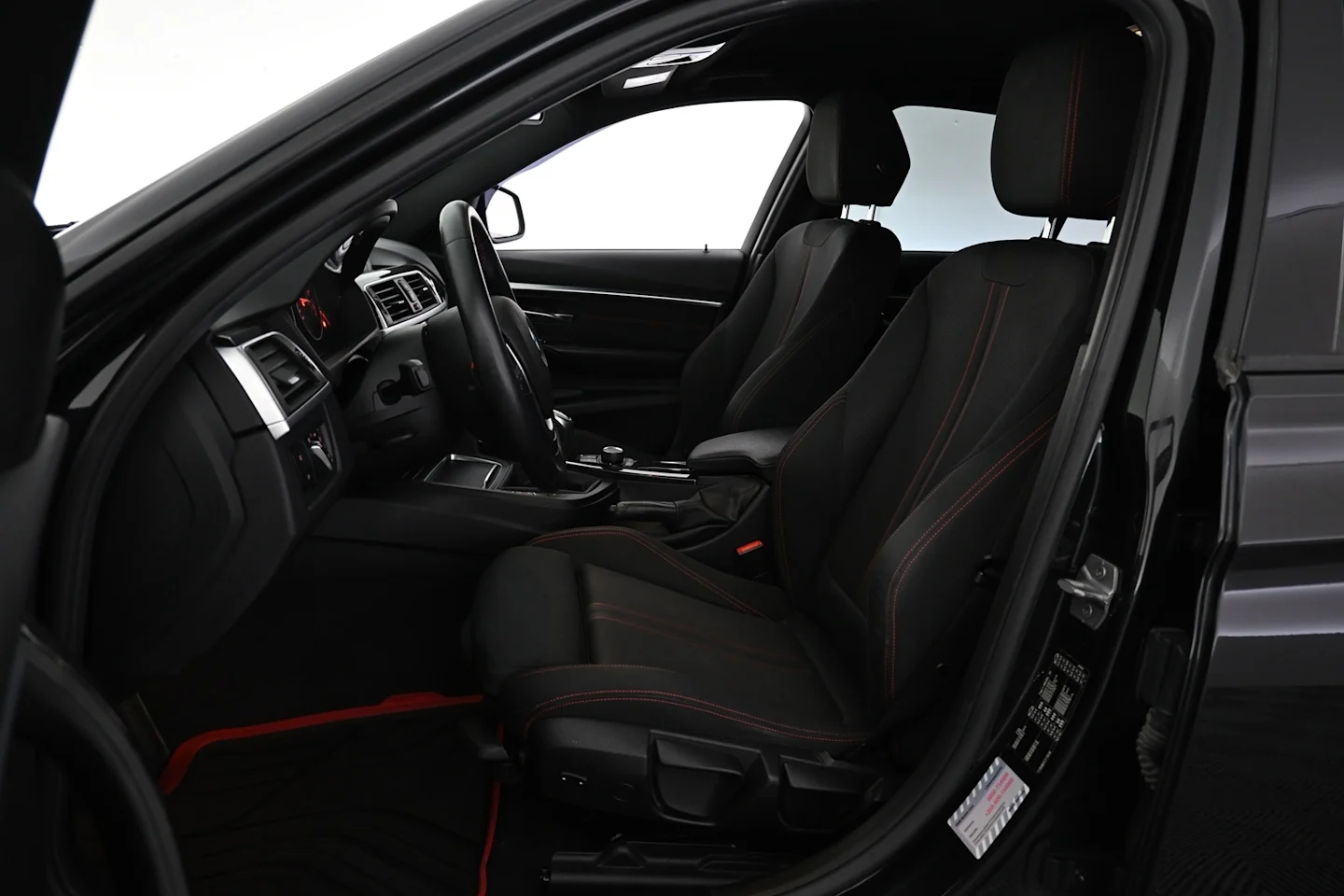 Car Image - 9wUrFsry32HuOTxy7sgyb