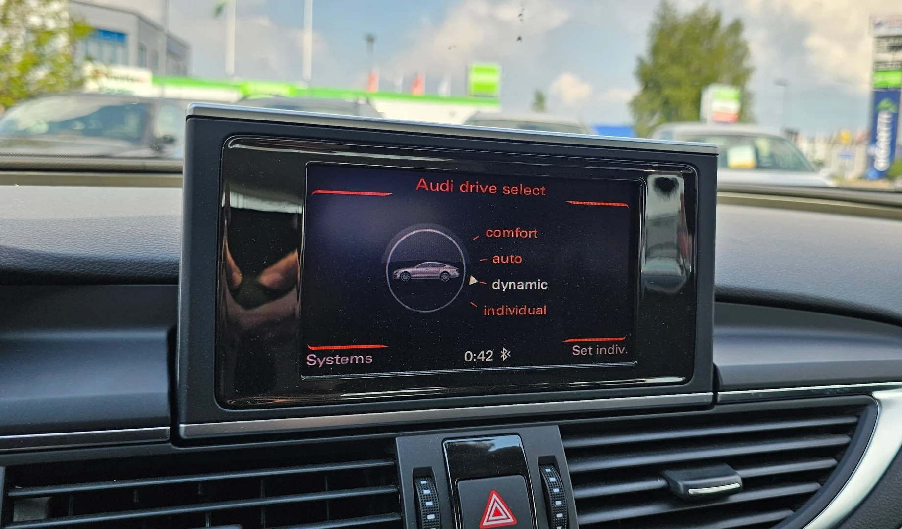 Car Image - 2zlbXemcAOhScu35xHdeEH