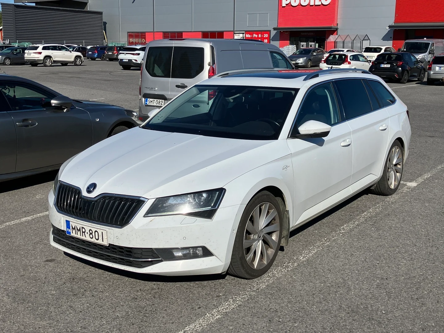 Car Image - 4hNXjN26s81Jkin515h8XD