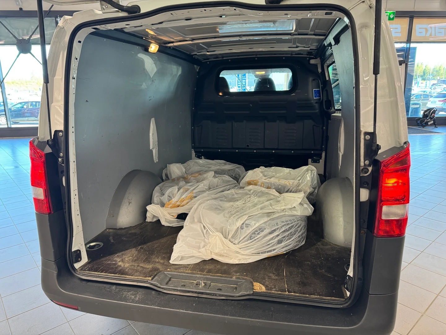 Car Image - PHdioZbS48RliisbN9Jjd