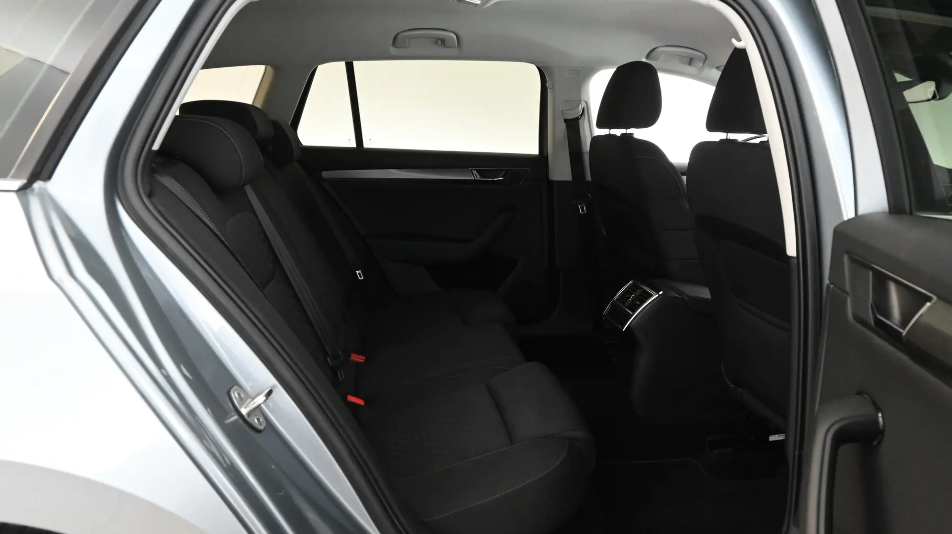 Car Image - 4jNYWFkkHGWDPUMPtGgd2x