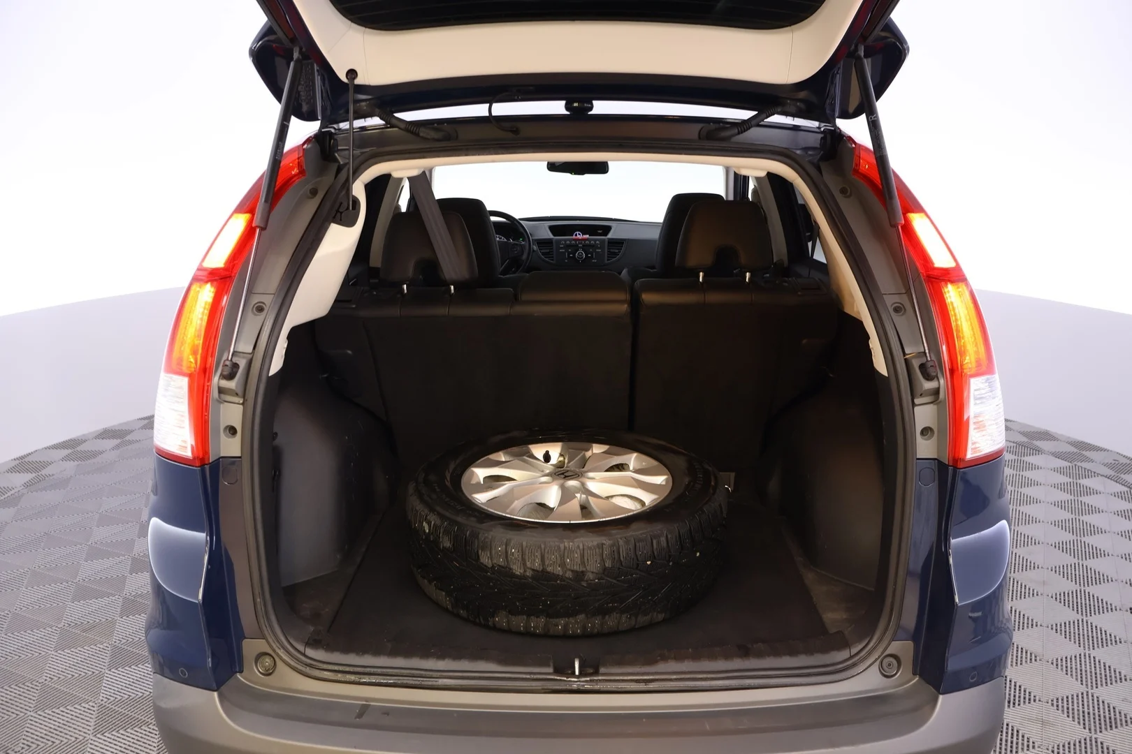 Car Image - ZU4Inv7J6uK3HE9v92YQJ