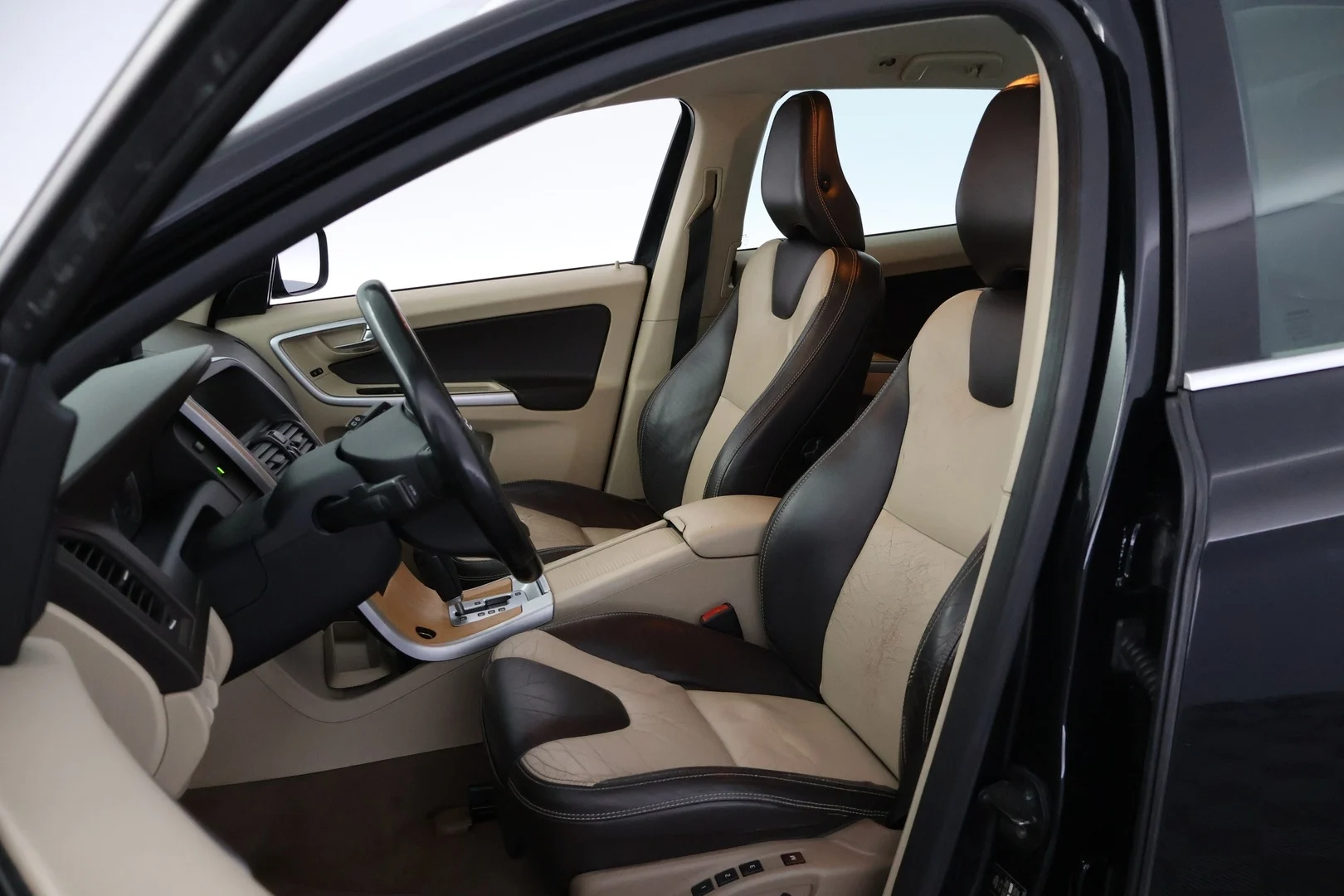 Car Image - I12zlhkrTX9FWxUtykkdz
