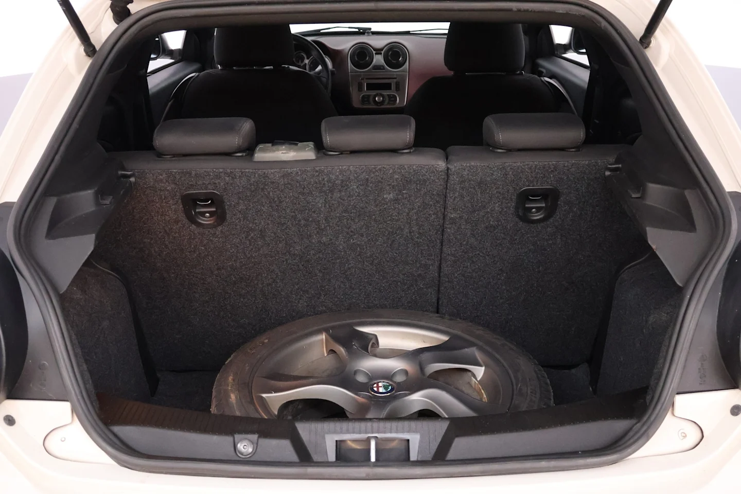 Car Image - 7ydKj9Nz8hufxerHE6A1tR
